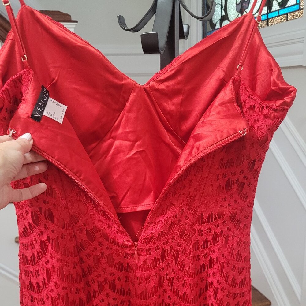 NEW High-Low Red Lace Ruffle Detail Dress. Size 2. - Picture 10 of 16